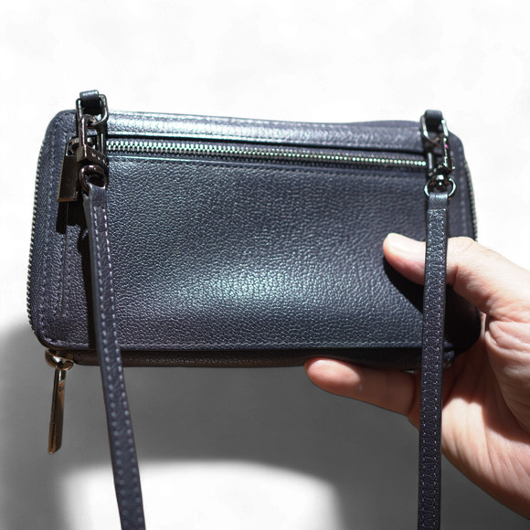 TUMI Phone Holder Wallet w/ Crossbody Strap Navy Leather RFID Gun Metal Hardware - Picture 6 of 12